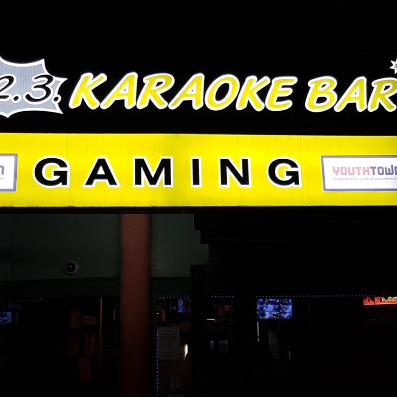 People like to relax at the 123 Casino Karaoke Bar in Auckland 